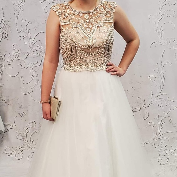 ‼️‼️LAST CHANCE‼️‼️ Size Ten Tan and White Prom Dress - Picture 1 of 5